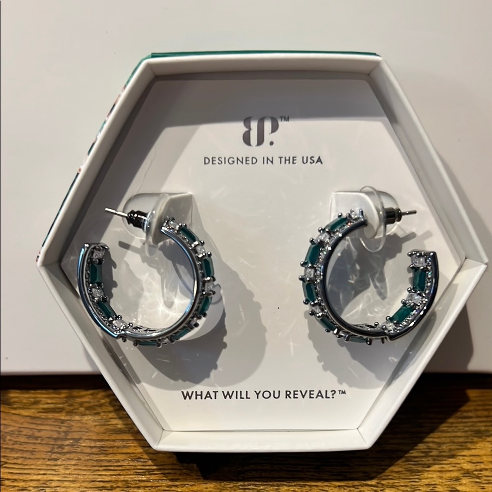 Silver and Green Geometric Earrings with Polished Finish